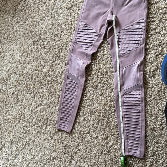 Alo Yoga Moto Legging - Picture 6 of 8
